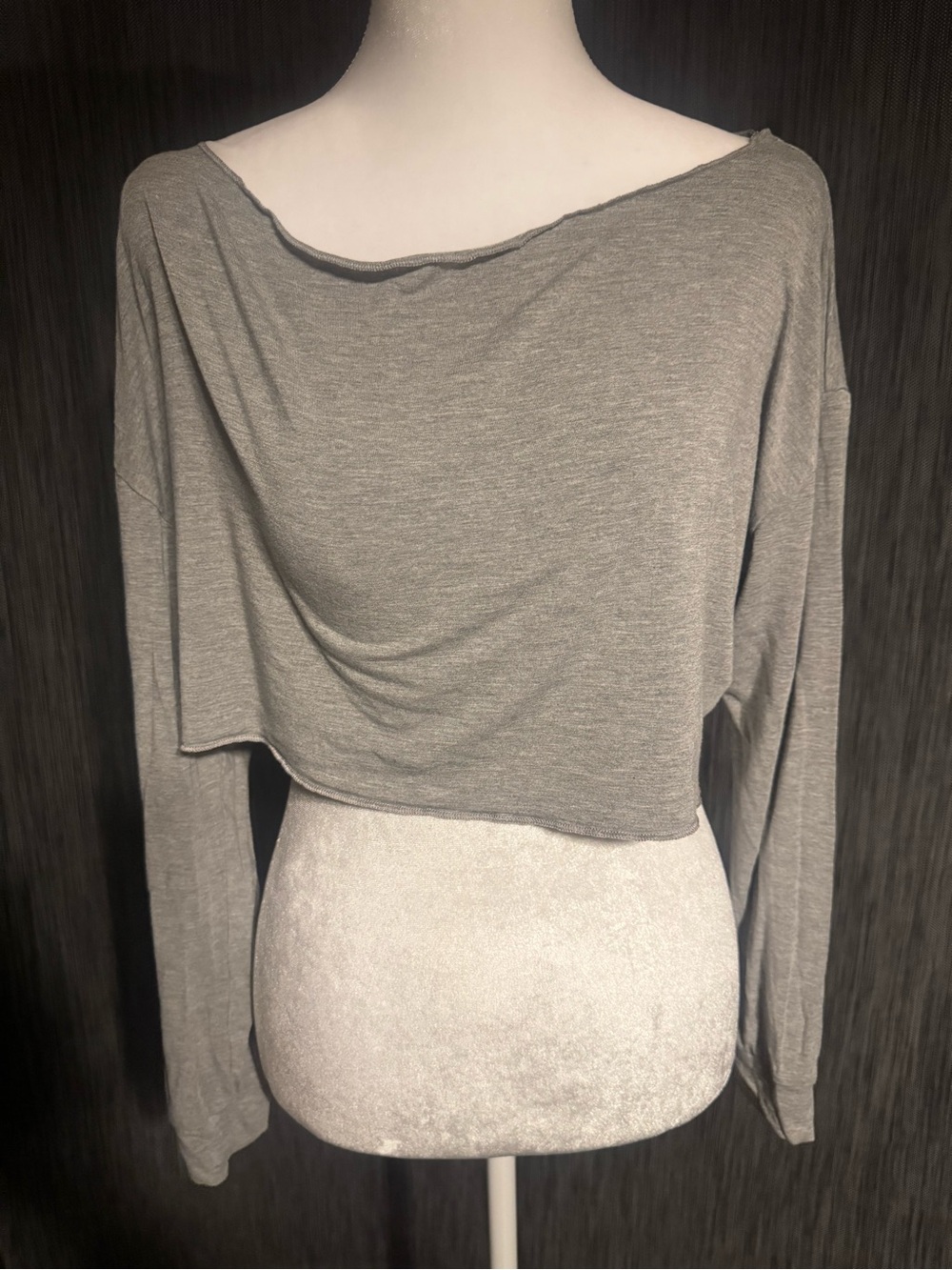 Off the shoulder Long-Sleeve Cropped top